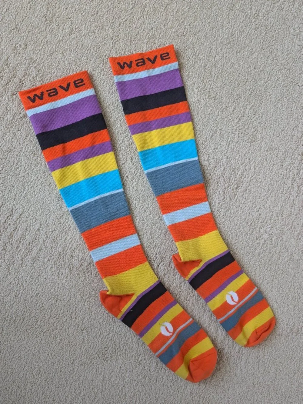 EUC Wave Adult 20-30mmhg S/M Knee High Compression Socks Long Orange Striped